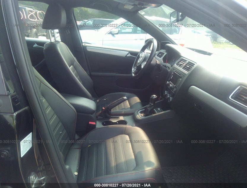 3VW5A7AJ5DM272188