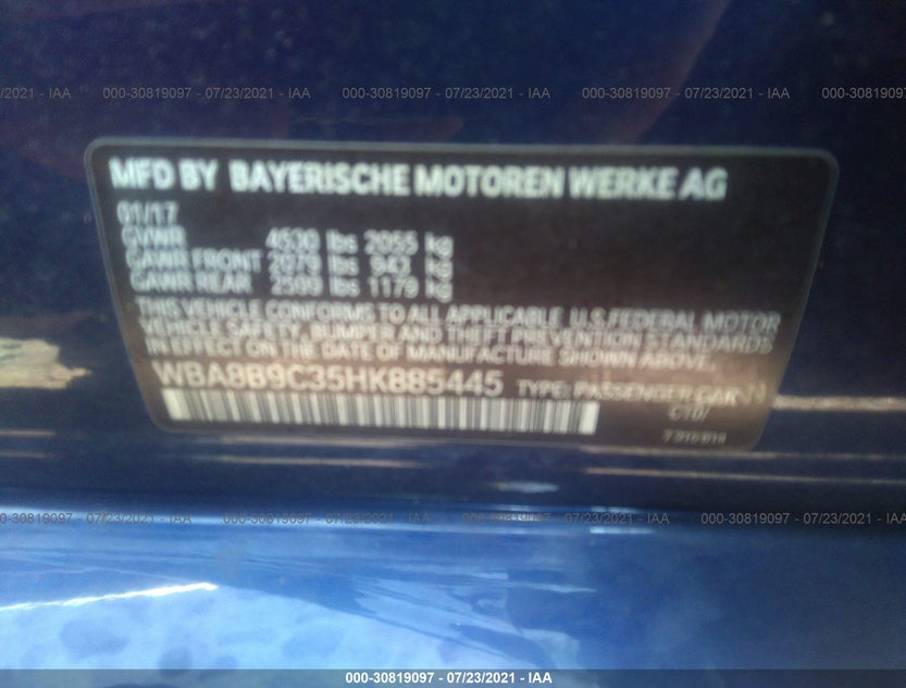 WBA8B9C35HK885445