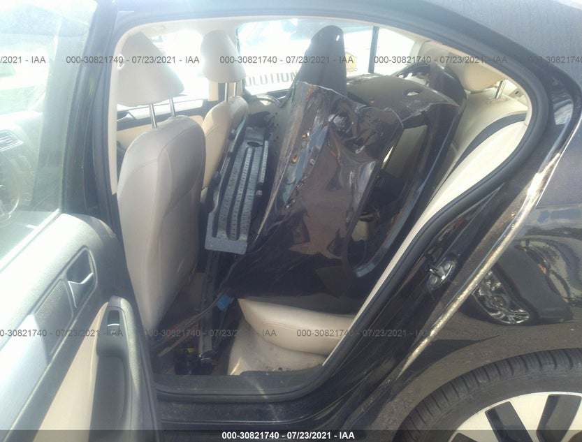 3VW637AJ8DM242942