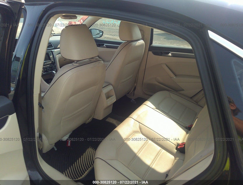 1VWDT7A38GC029990
