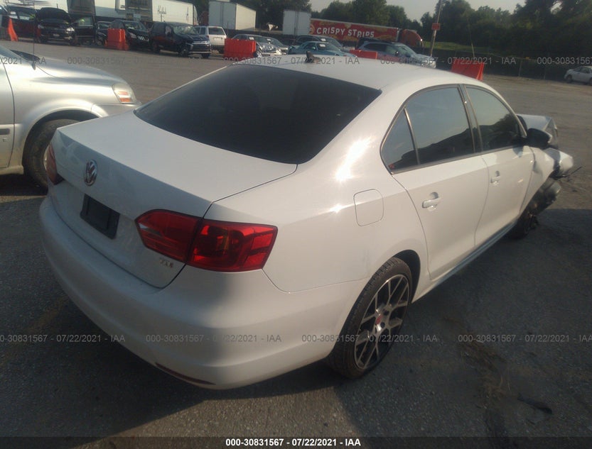 3VWLL7AJ7CM407011