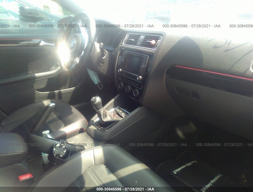 3VW5T7AJXHM340338