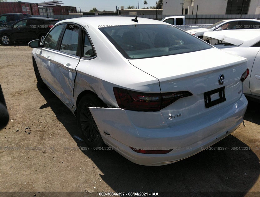 3VWCB7BU0LM044370