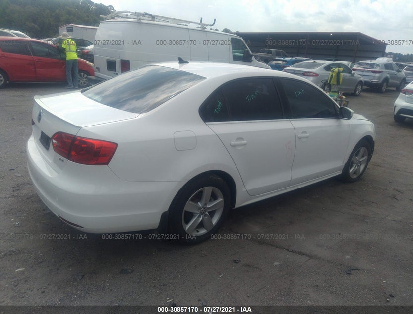 3VWLL7AJ6CM421093