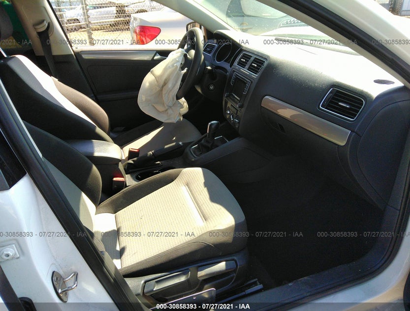 3VW2B7AJ4HM313268
