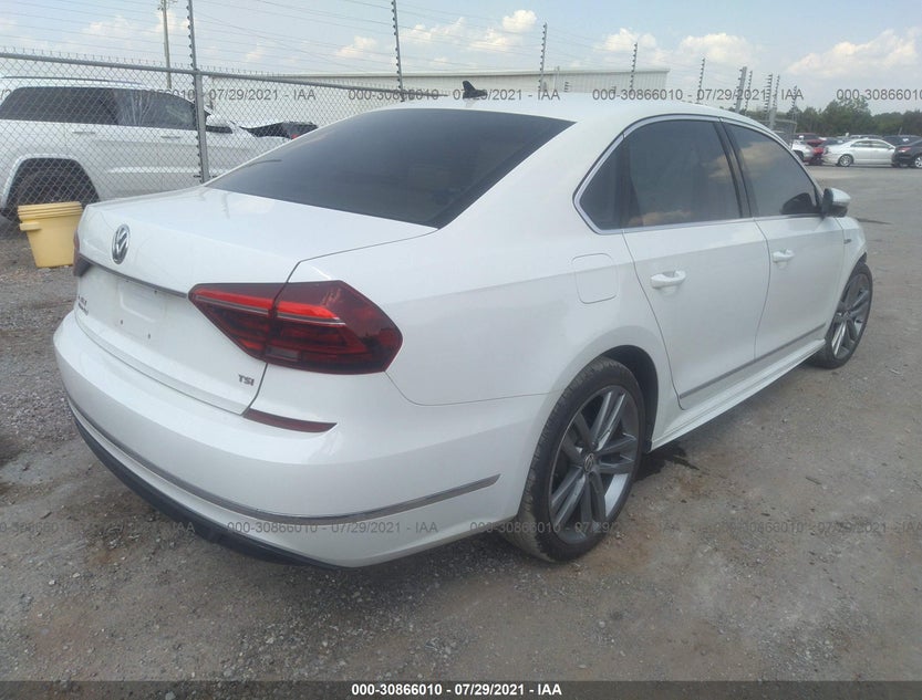 1VWDT7A38HC072324