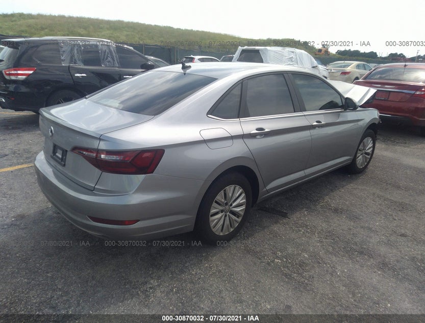 3VWCB7BU0LM037077