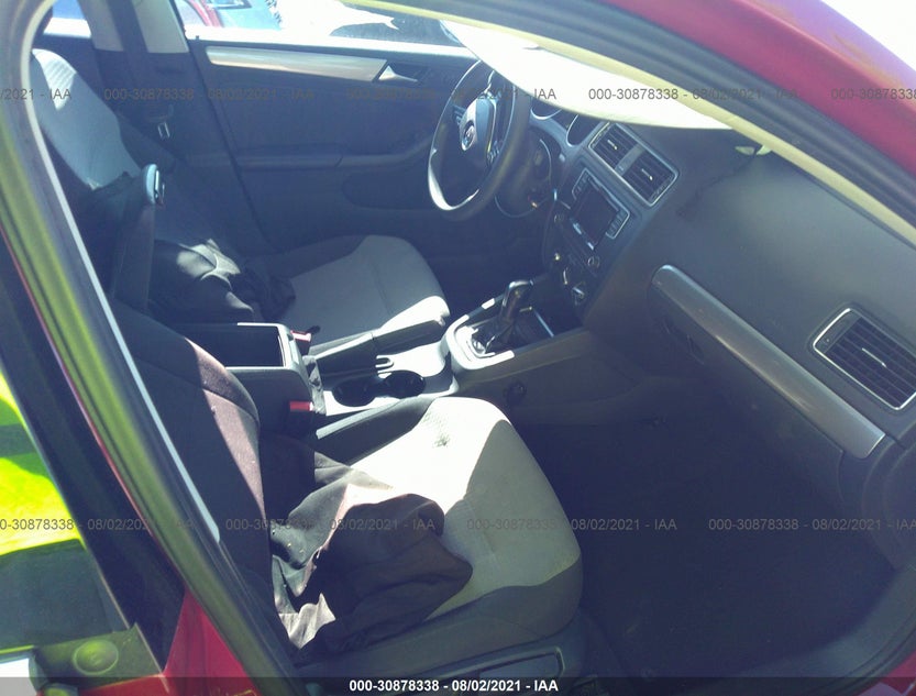 3VW2B7AJ8HM232600