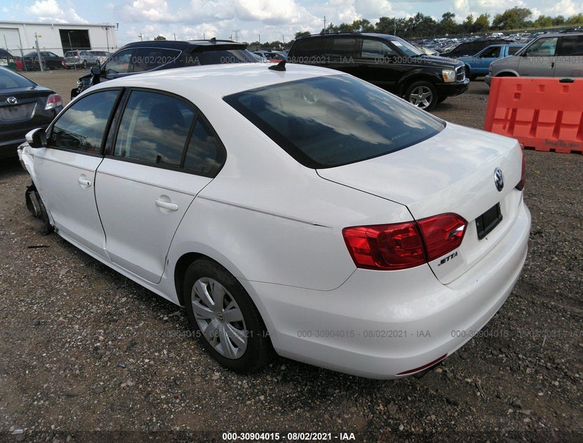 3VWD07AJ9EM382435