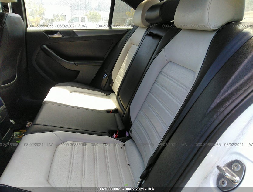 3VWD17AJ1GM236613