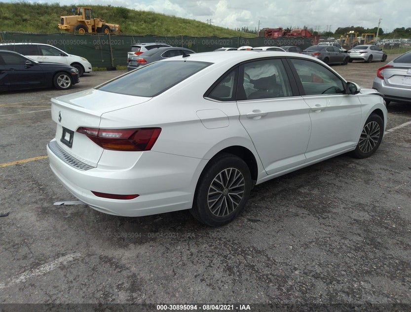 3VWCB7BU4KM135270
