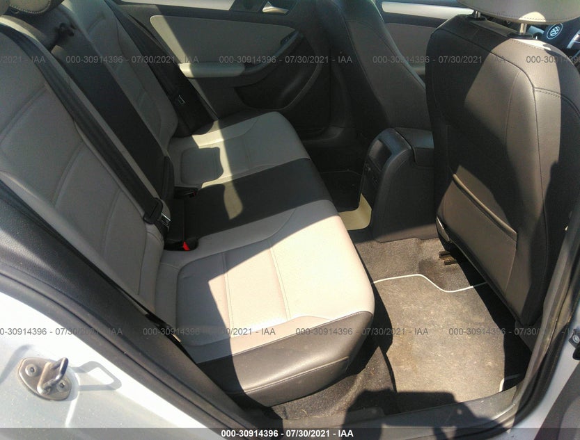 3VW637AJ4DM233476