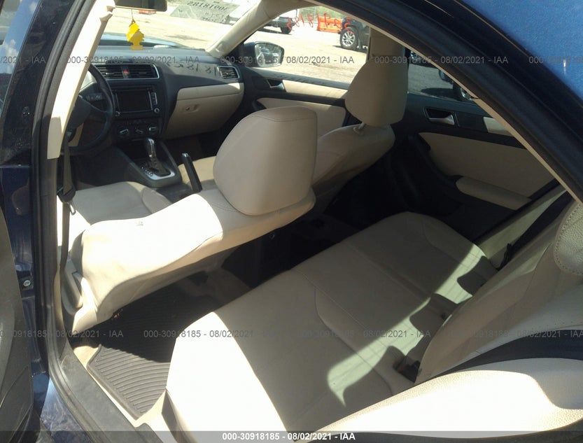 3VWDP7AJ8CM405048