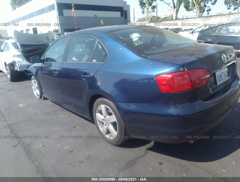3VWDP7AJ5CM382845