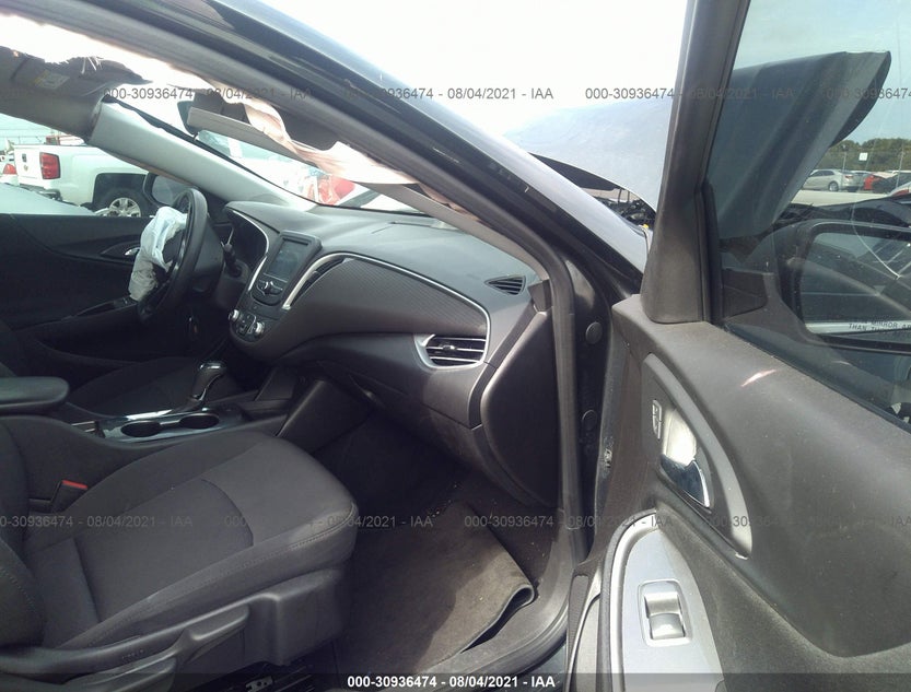 1G1ZB5ST8JF120996