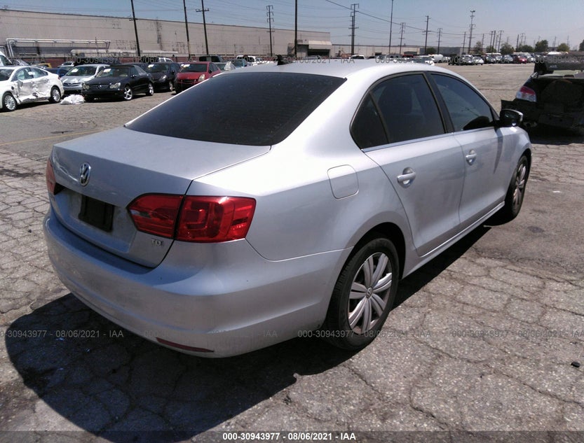 3VWLL7AJXDM415511