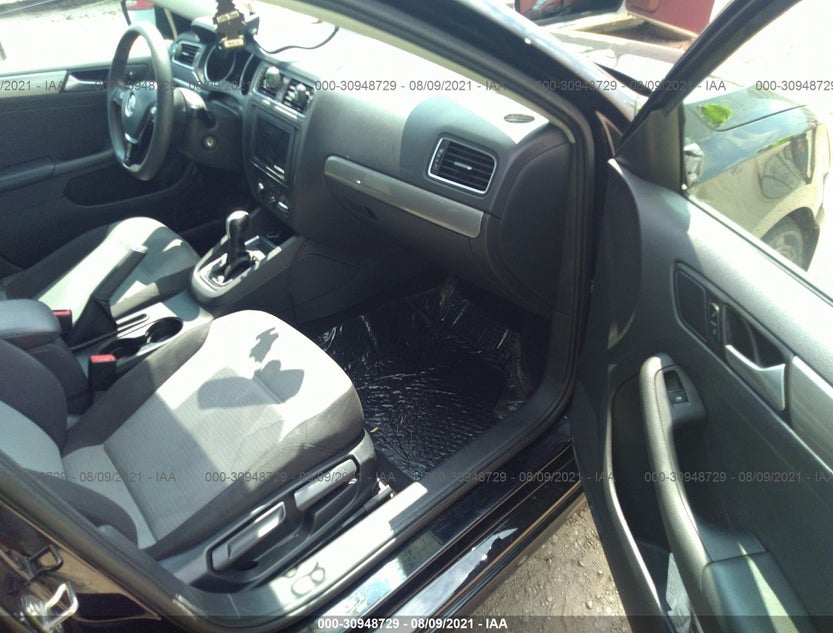 3VW2B7AJXJM235469