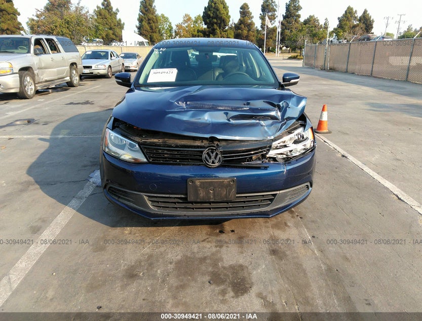 3VWD17AJ0EM400561