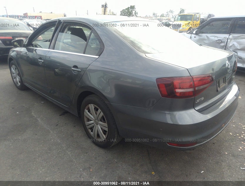 3VW2B7AJ4HM388956