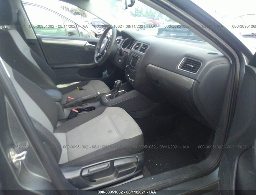 3VW2B7AJ4HM388956