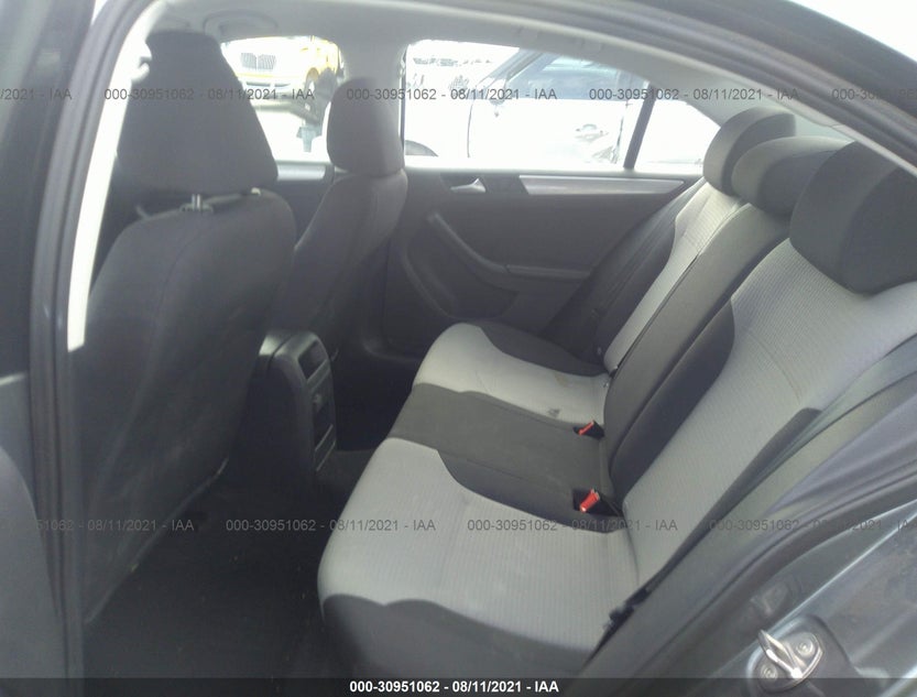 3VW2B7AJ4HM388956