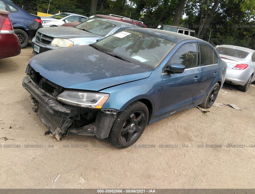 3VW2B7AJXHM213742