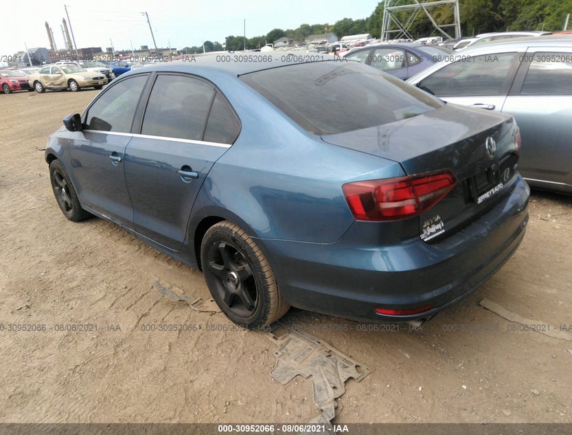 3VW2B7AJXHM213742