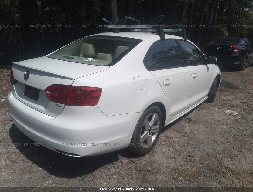 3VWLL7AJ7CM085230