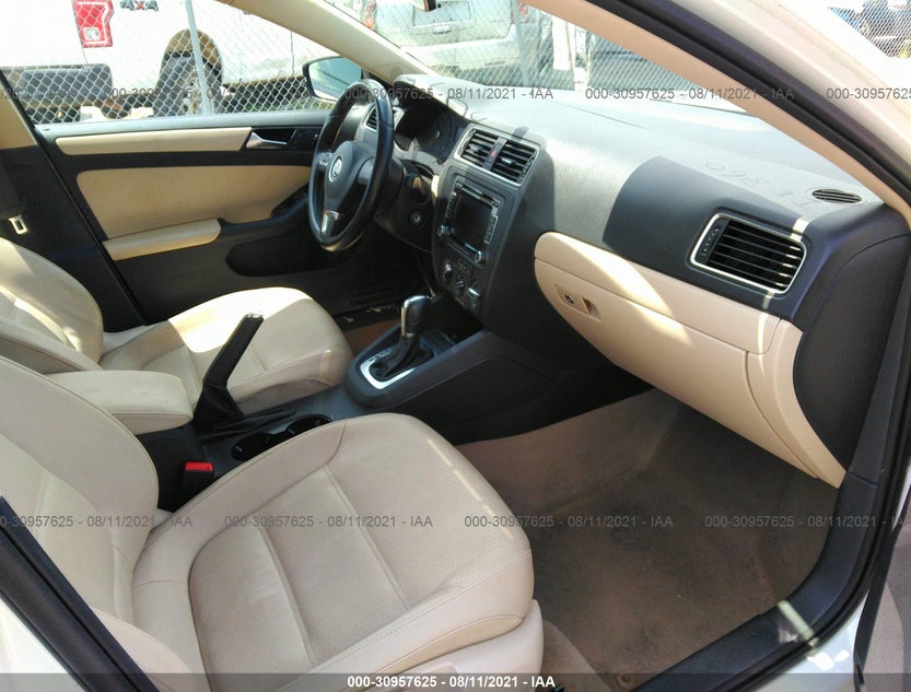 3VWDX7AJ9BM305586
