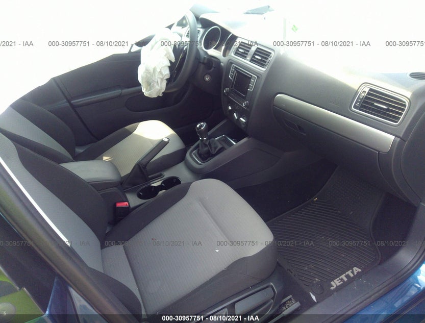 3VW167AJ4HM387077