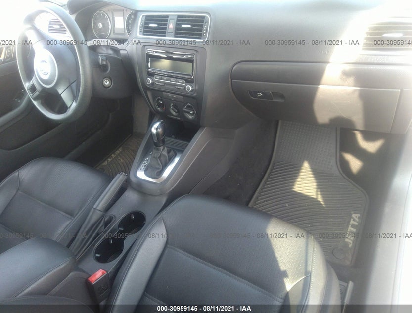 3VWD17AJ3EM370097