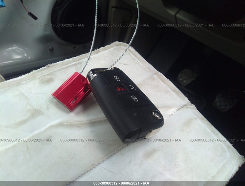 3VWW57AU1KM029011