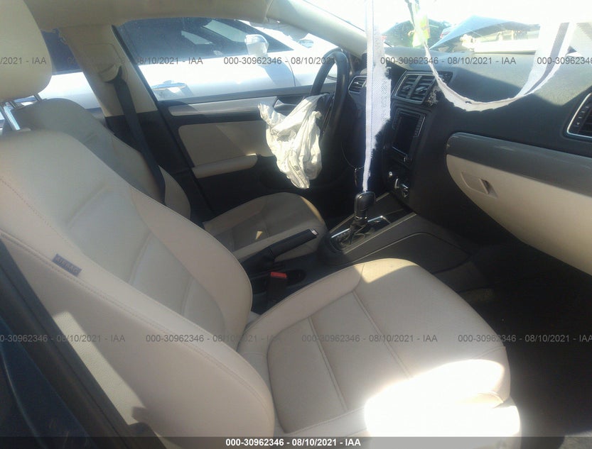 3VWDB7AJ8JM262730