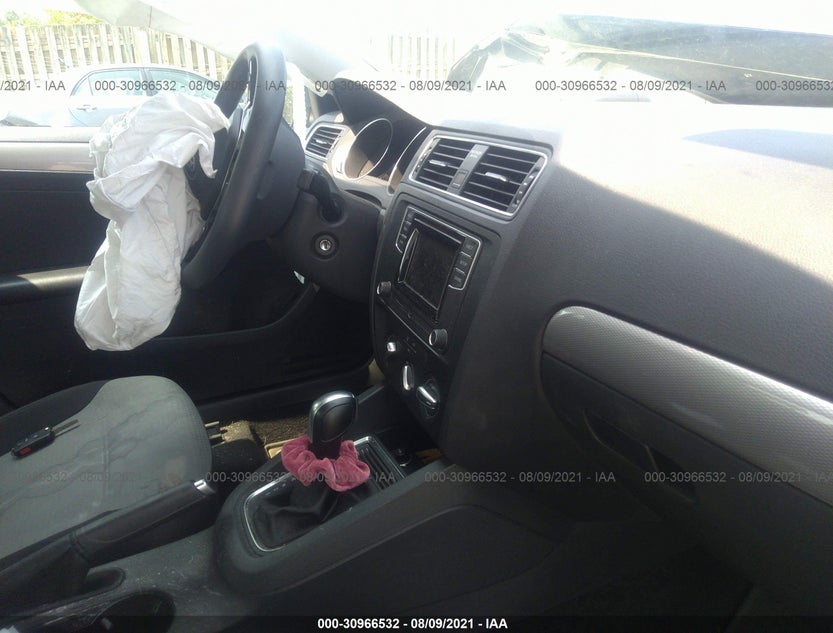 3VW2B7AJ0HM384323