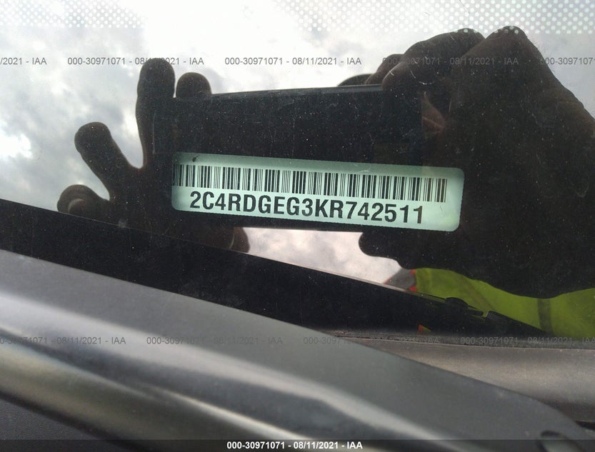 2C4RDGEG3KR742511