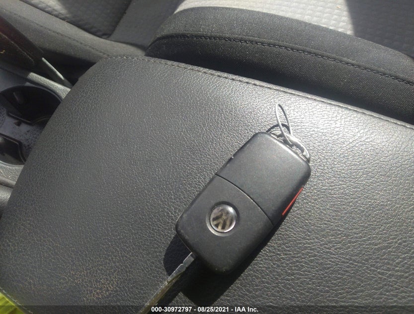 3VW2B7AJ0HM405624