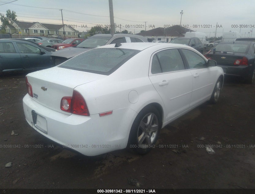 1G1ZB5E02CF327050