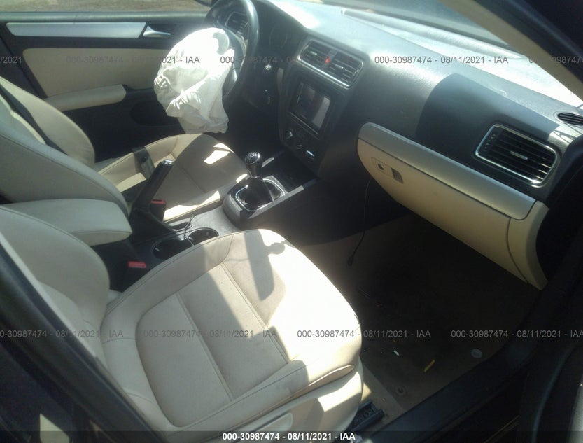 3VW3L7AJ2CM457654