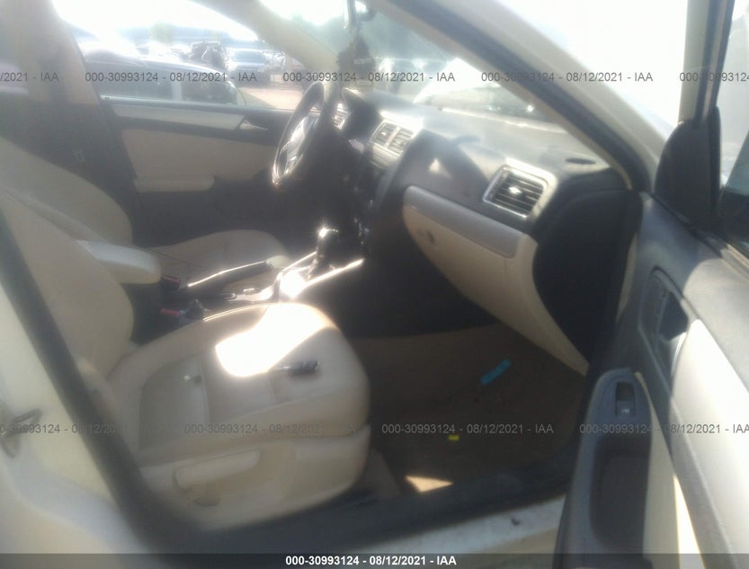 3VWLL7AJ3CM372886