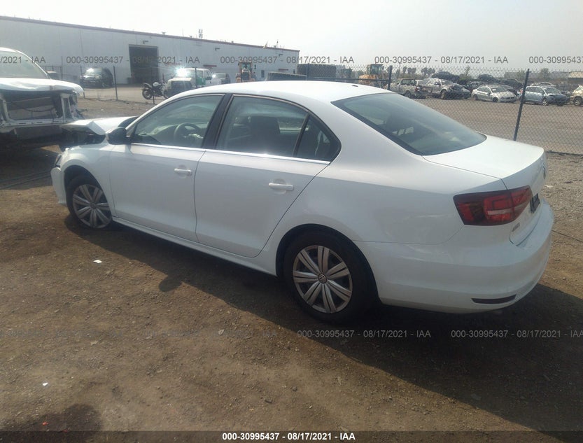 3VW2B7AJ8HM268626