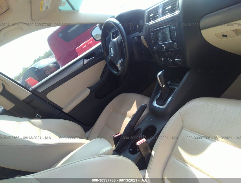 3VWLL7AJ2EM440761