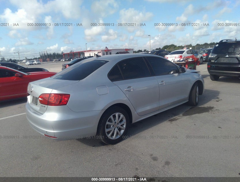 3VWDX7AJ5BM307156