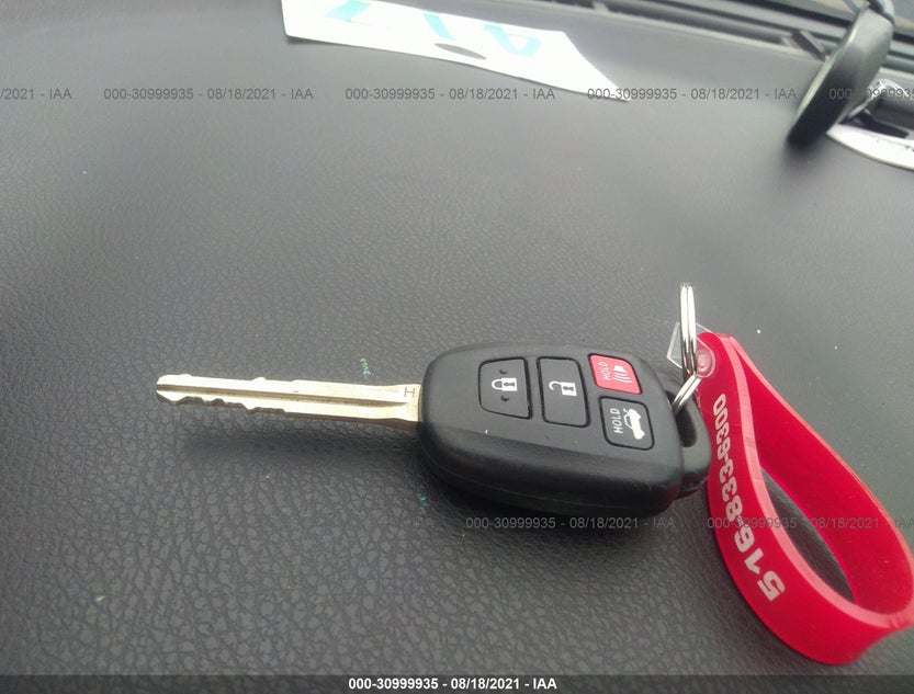2T1BURHE8HC900440
