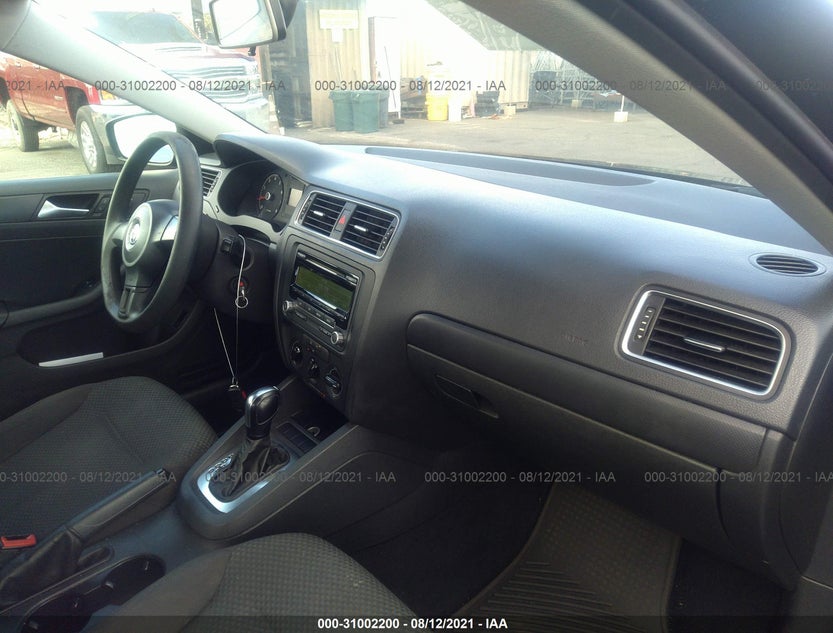 3VW2K7AJ2DM276196