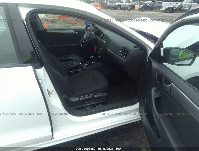 3VWD17AJ0FM335986