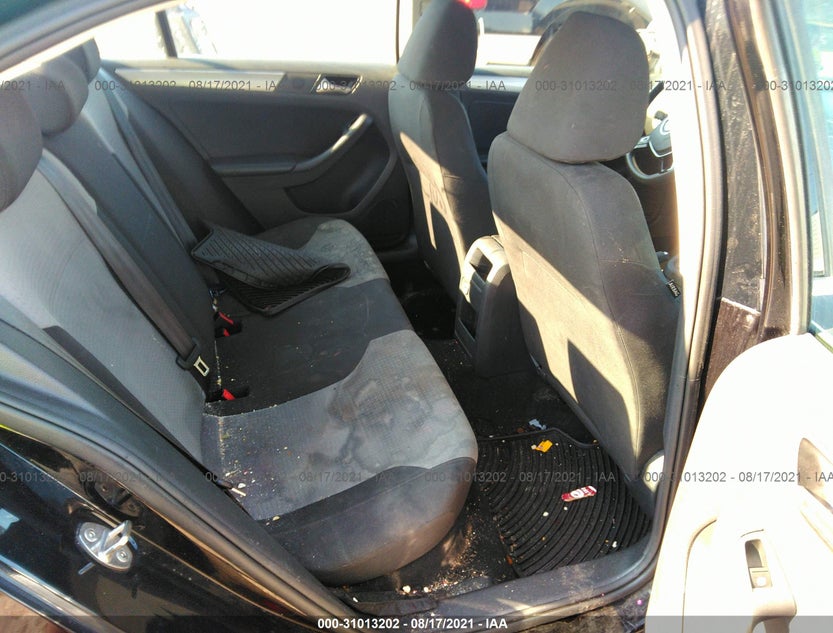 3VW2B7AJ4HM393011