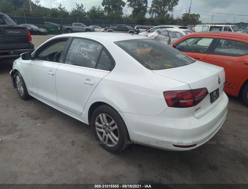 3VW2B7AJ4HM310175