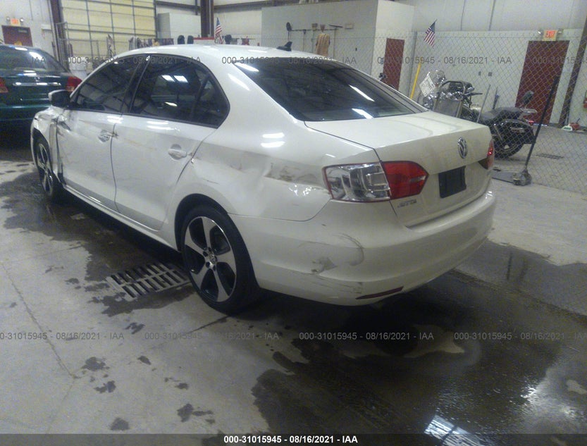 3VWDX7AJ9CM072830