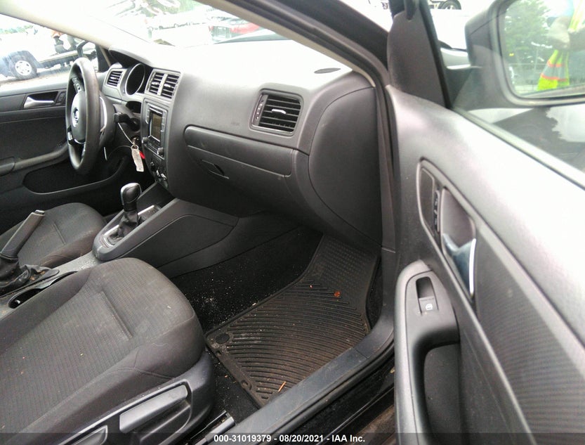 3VW267AJ9GM205599