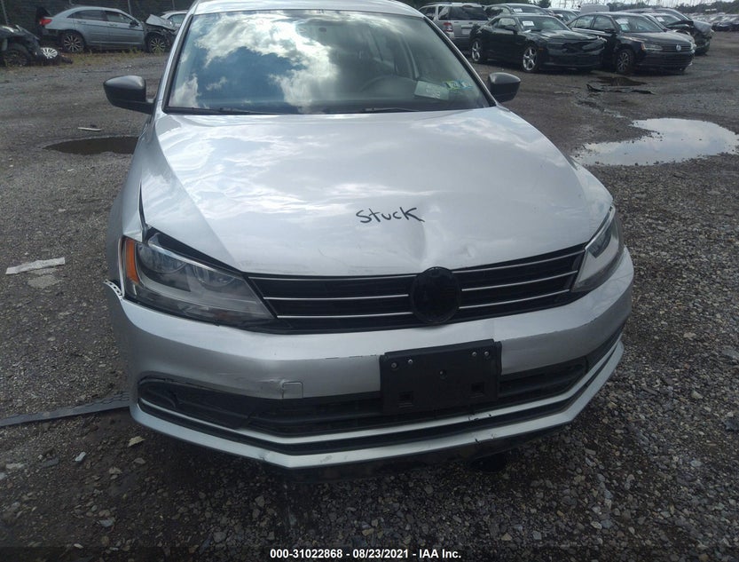 3VWD17AJ9FM218472